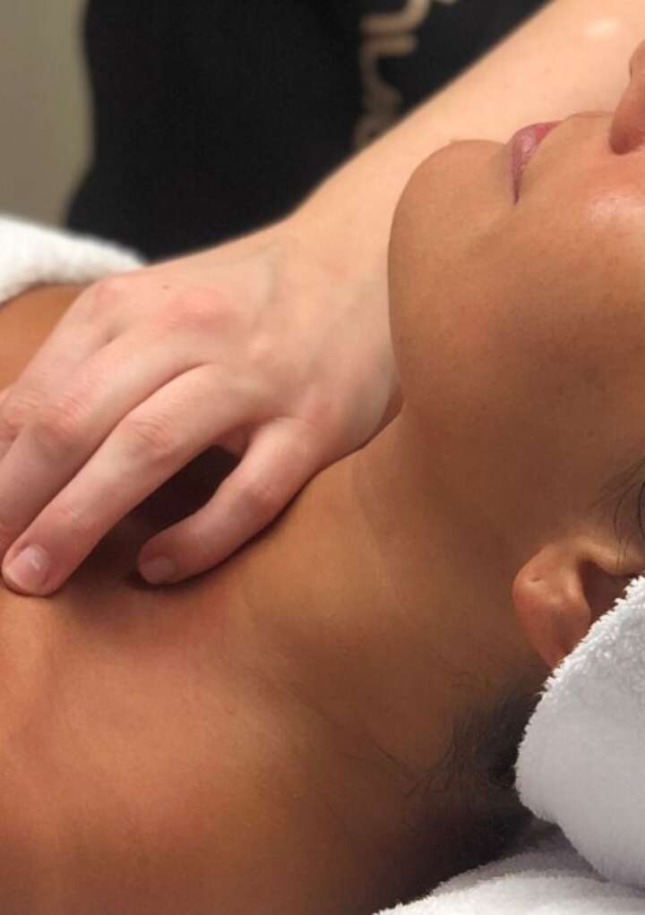 Bindweefselmassage: Hét grootste schoonheidsgeheim van bekend Nederland